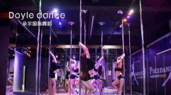 张家边成人舞蹈视频,活力四溢，舞动人生