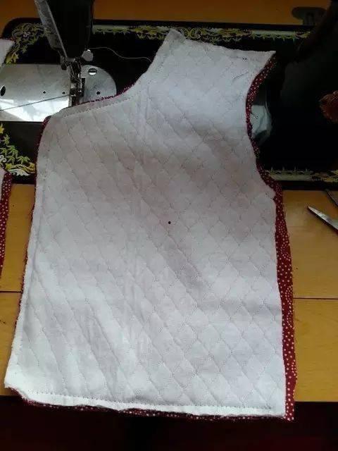 成人棉花背心制作教程视频,跟随教程视频轻松制作时尚单品