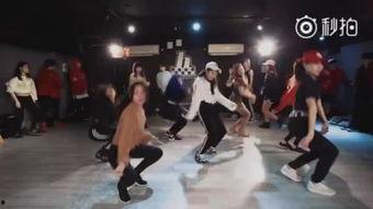 成人简单舞蹈年会视频,成人简单舞蹈视频集锦